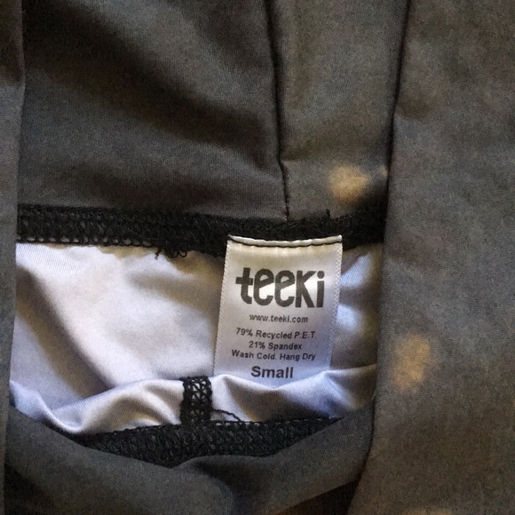 COPY - Teeki yoga pants size small only used once - Picture 3 of 3